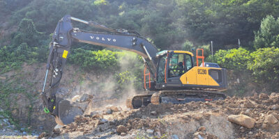 EC230F Crawler Excavator digging