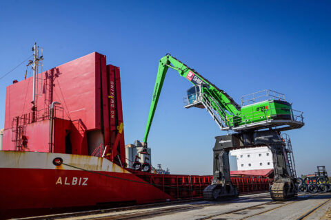 SENNEBOGEN 870 port handling Belgium Hafenumschlag 2  1